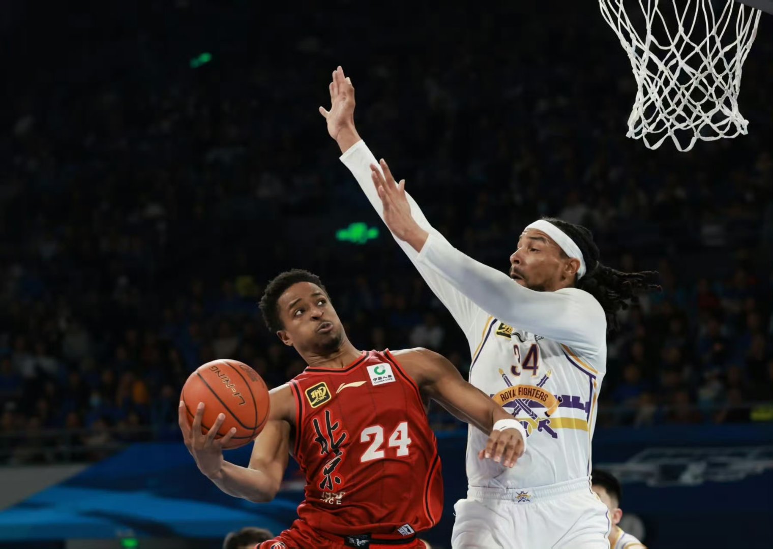 关于加时末段法兰克福备战CBA季后赛，篮板制胜细节曝光，底气十足，控场能力受关注的信息-英雄联盟台服官网