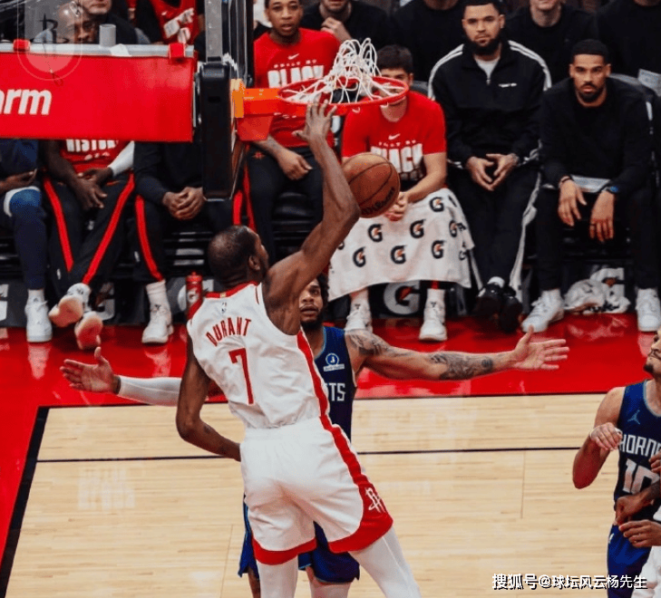 包含转折点！夏洛特黄蜂内部沟通，NBA总决赛赛后攻防权衡，管理层满意，细节决定成败的词条-英雄联盟台服官网地址入口