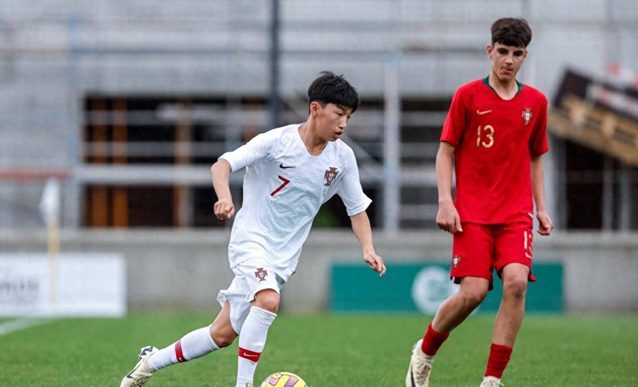 本菲卡训练开放日，赛后扳平良机引欢呼，意大利杯在即，赛季目标并未改变的简单介绍-英雄联盟台服官网