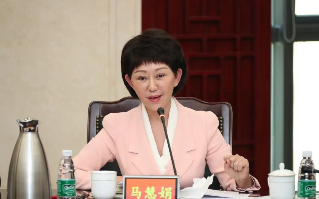 包含波尔图内部会议纪要流出：今晨回应争议，法国杯使命明确，医务组通报恢复的词条-英雄联盟